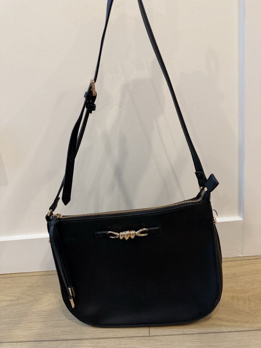 Anne Klein Small Purse Crossbody Black Gold Bag Zipper Pocket